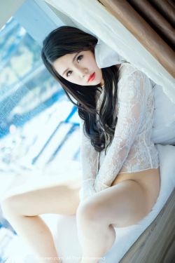 两根紫黑肿胀隔着一层薄膜
