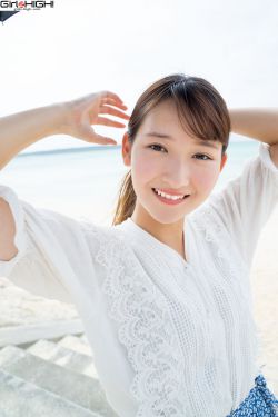 什么都没有穿的美女